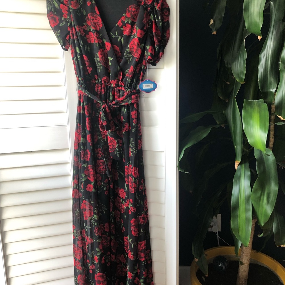 Disney Pixar Coco NWT Junior / Women XS Black w red roses.